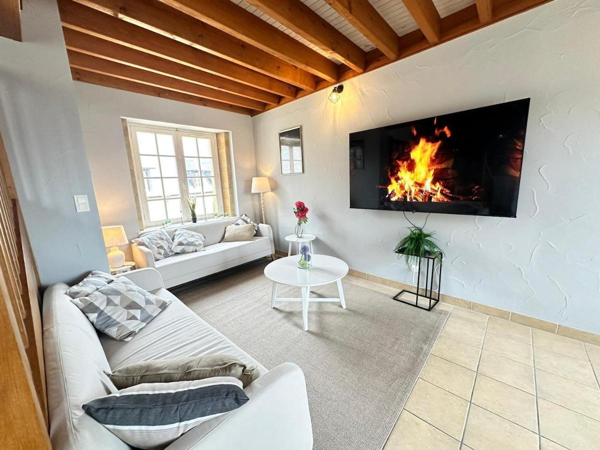 S Bayleved'Air Duplex Vue Chateau, Balneo Et Sauna Sedan Εξωτερικό φωτογραφία