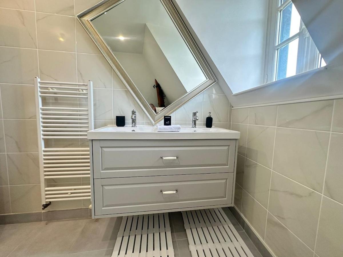 S Bayleved'Air Duplex Vue Chateau, Balneo Et Sauna Sedan Εξωτερικό φωτογραφία