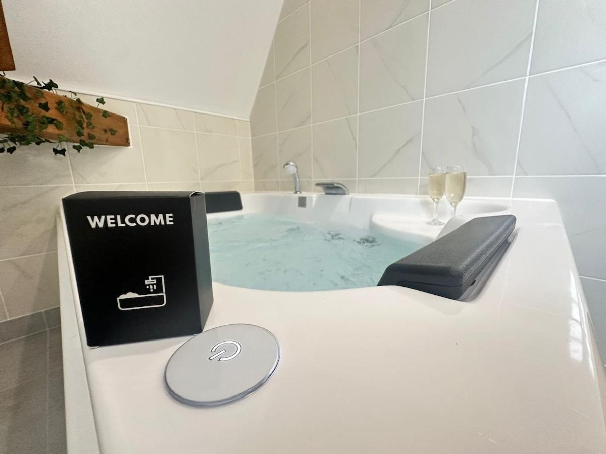 S Bayleved'Air Duplex Vue Chateau, Balneo Et Sauna Sedan Εξωτερικό φωτογραφία