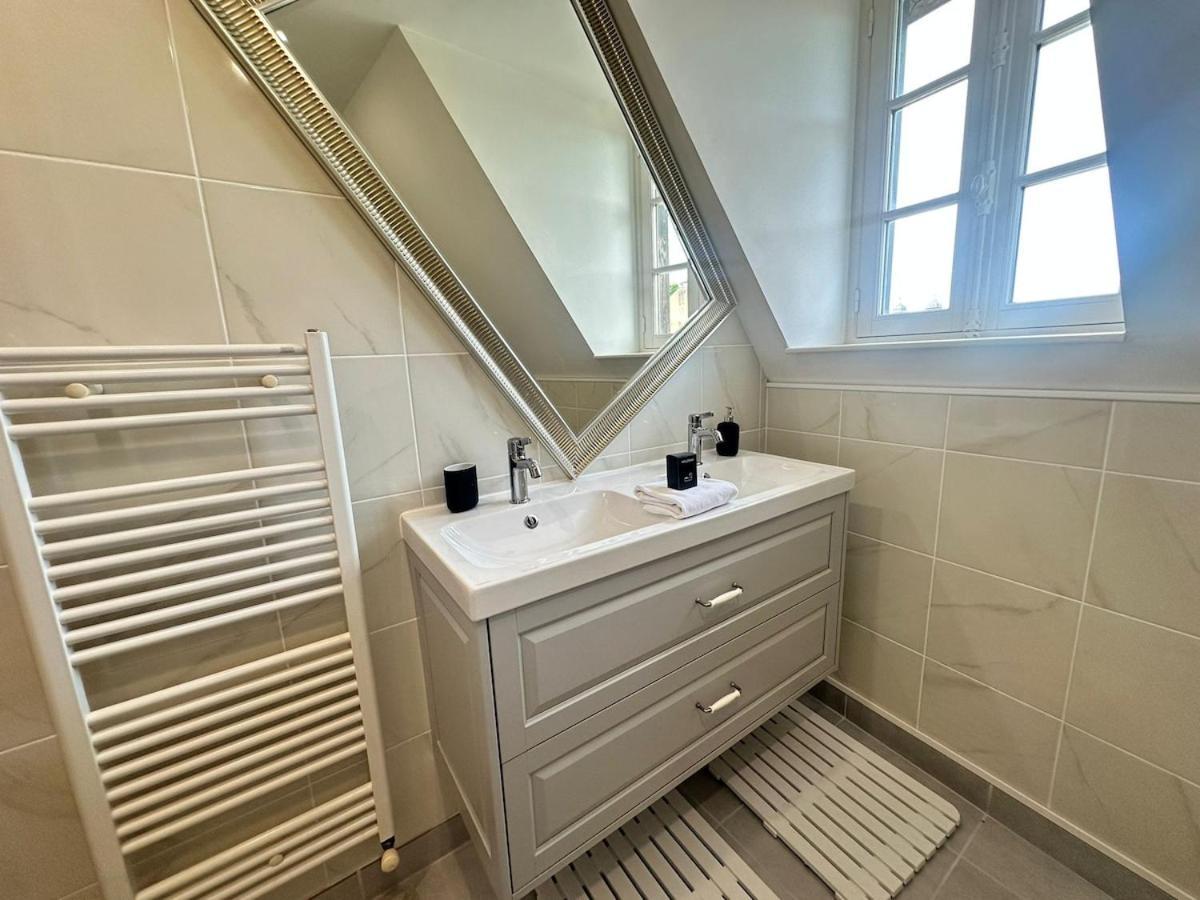S Bayleved'Air Duplex Vue Chateau, Balneo Et Sauna Sedan Εξωτερικό φωτογραφία